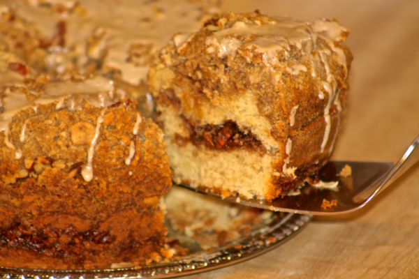 Cinnamon Crumb Top Coffee Cake - Happy Belly Foodie